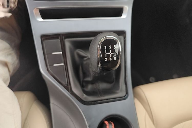 GEELY Emgrand 2018 #14 GEELY Emgrand 2018 car image #14