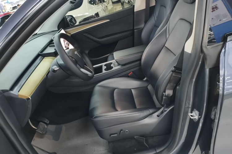 Tesla Model Y 2023 #15 Tesla Model Y 2023 car image #15