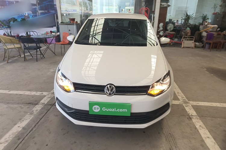 Volkswagen Polo 2019 car image #3
