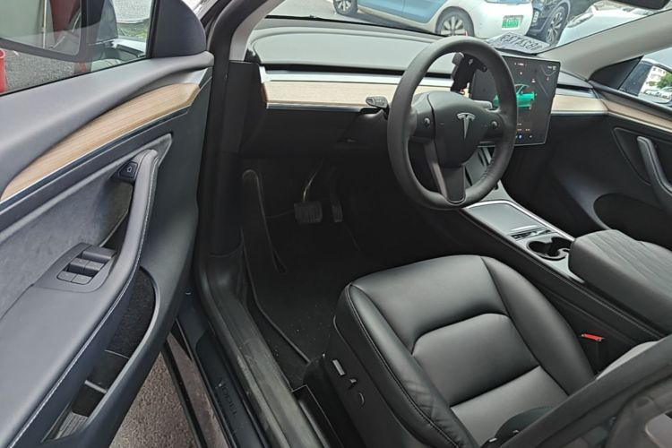 Tesla Model Y 2022 #16 Tesla Model Y 2022 car image #16