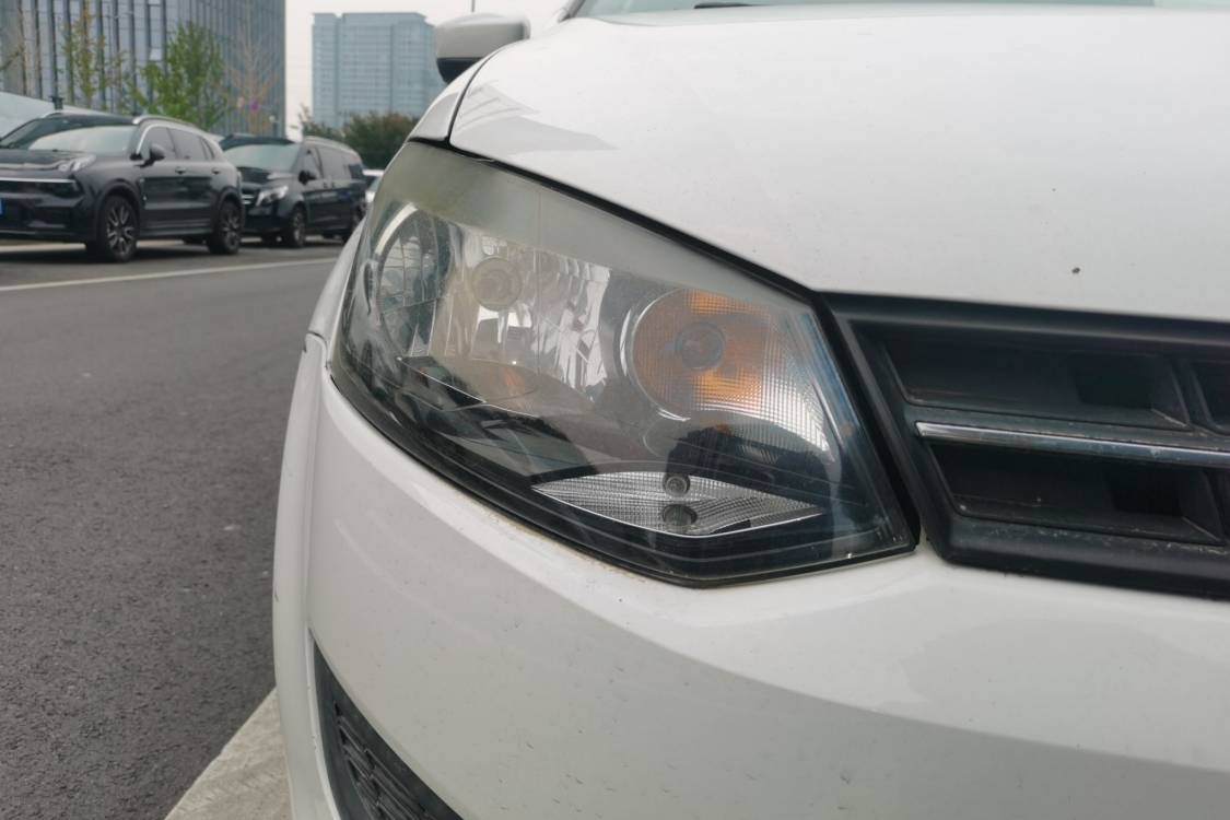 Volkswagen Polo 2013 car image #7