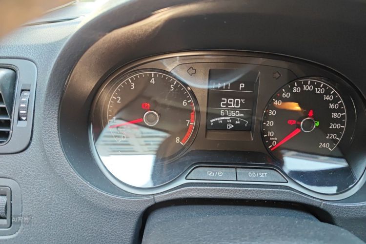 Volkswagen Polo 2016 car image #14