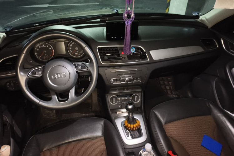 Audi Q3 2018 car image #7