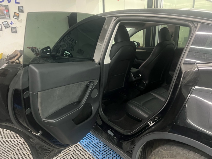 Tesla Model Y 2022 car image #3