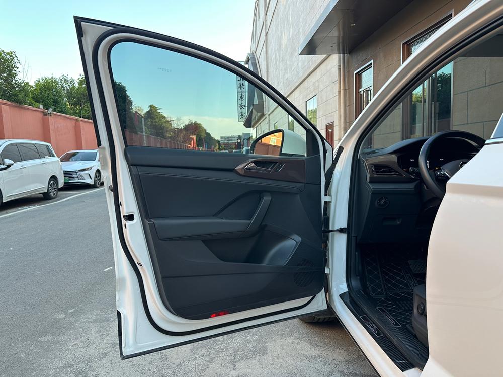 Volkswagen Tharu 2023 car image #21
