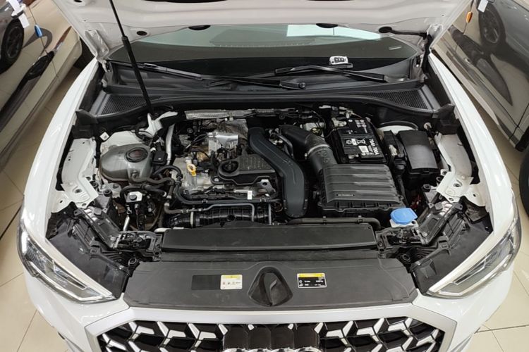 Audi Q3 2024 car image #20