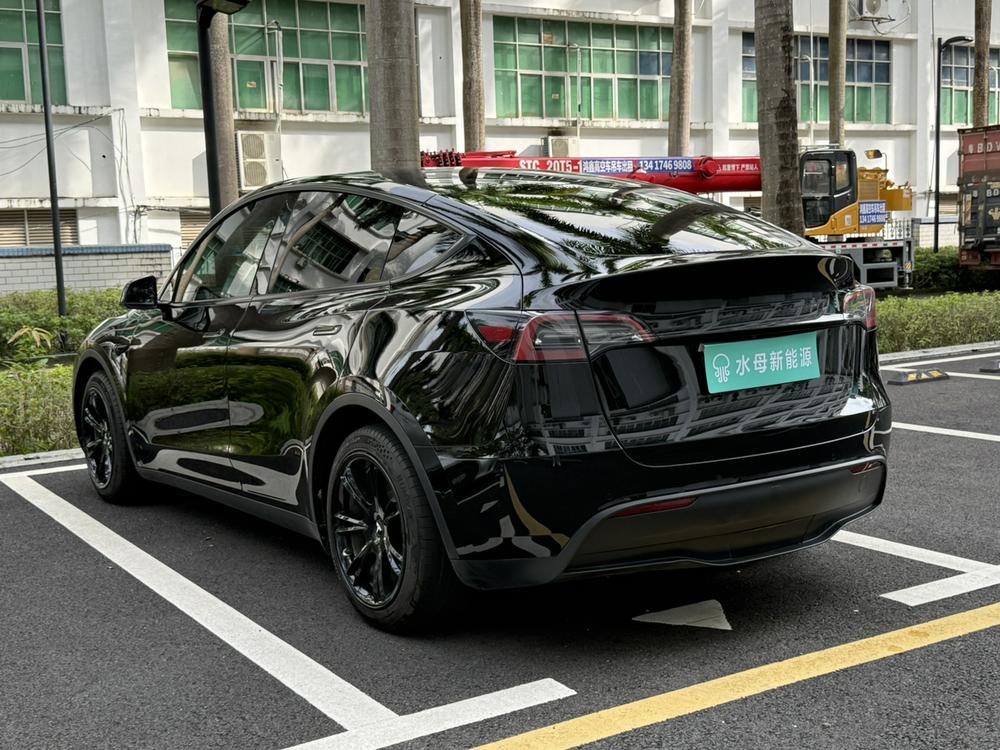 Tesla Model Y 2022 immagine di auto #5