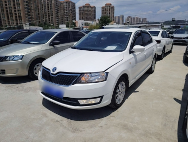 Skoda Rapid 2016 Skoda Rapid 2016 image de voiture