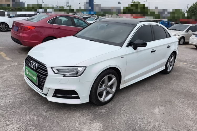 Audi A3 2018 car image #2