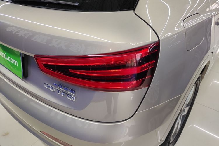 Audi Q3 2016 #8 Audi Q3 2016 car image #8