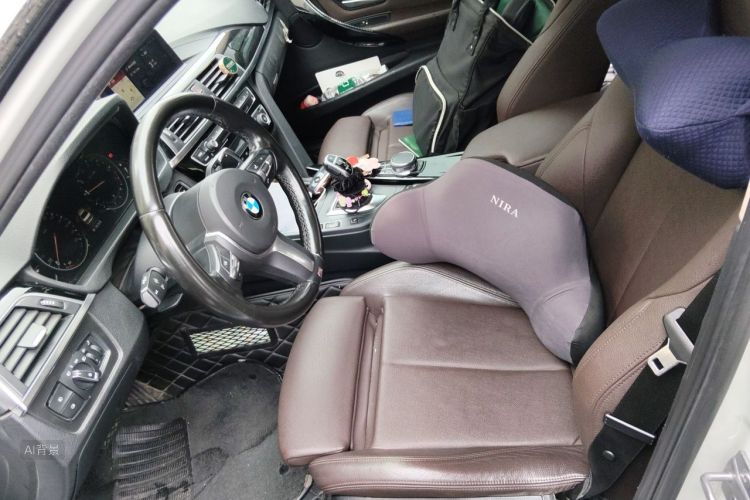 BMW 3 Series 2018 car image #17