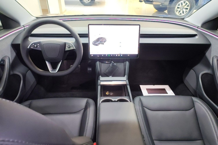 Tesla Model 3 2024 #11 Tesla Model 3 2024 car image #11