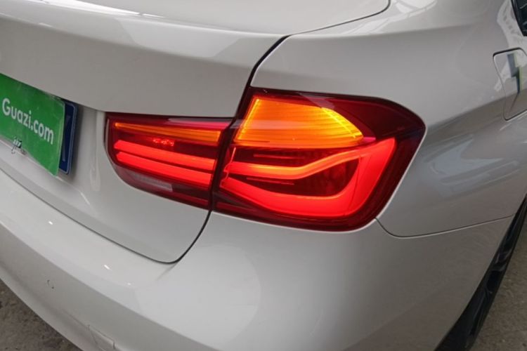 BMW 3 Series 2019 #8 BMW 3 Series 2019 car image #8
