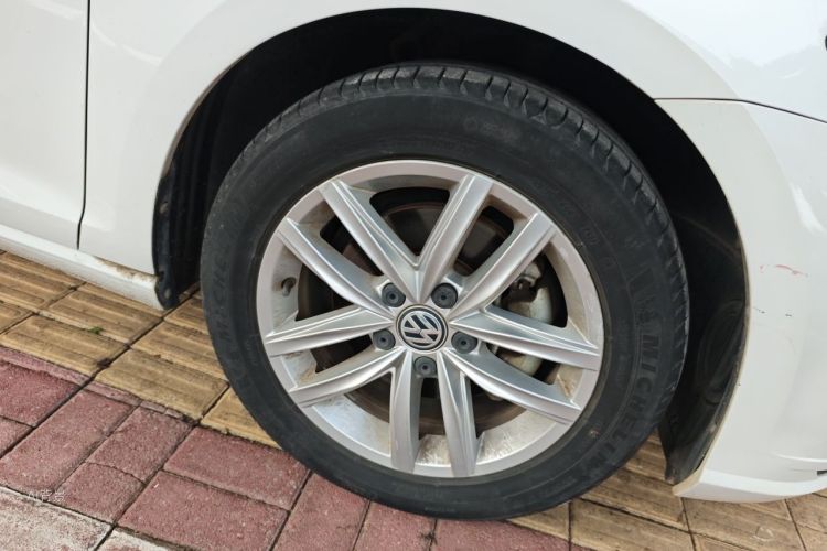 Volkswagen Golf 2018 car image #9