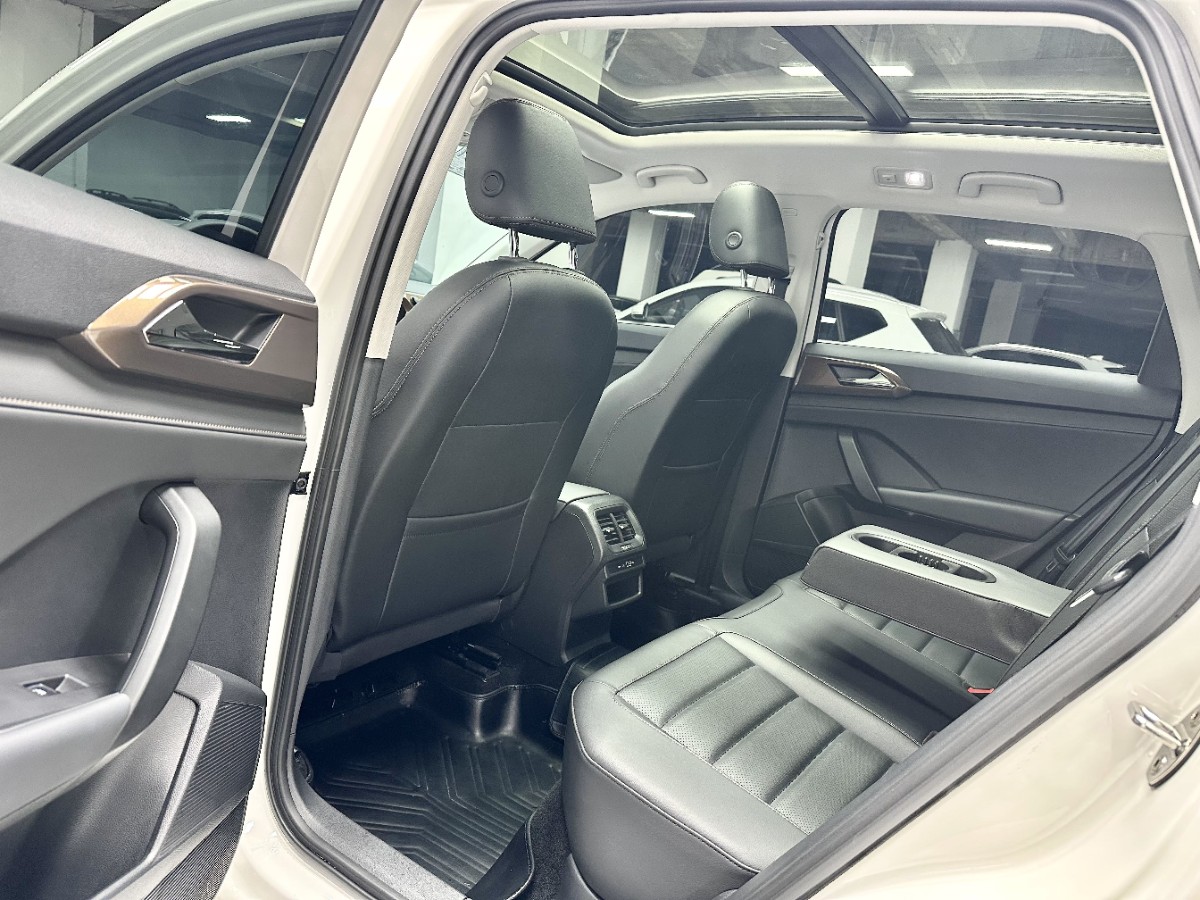 Volkswagen Tharu 2023 car image #9