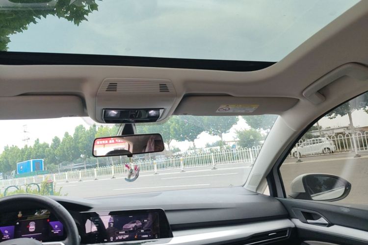 Volkswagen Golf 2022 car image #18