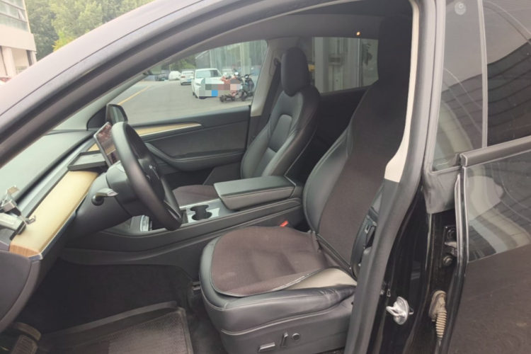 Tesla Model Y 2021 #15 Tesla Model Y 2021 car image #15