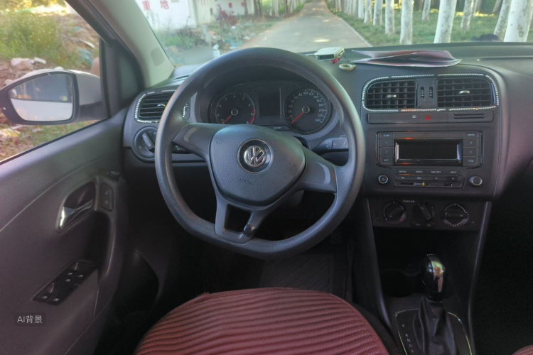 Volkswagen Polo 2016 car image #12