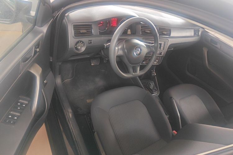 Volkswagen Santana 2018 car image #16