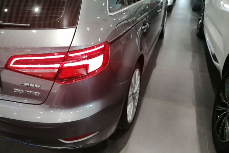 Audi A3 2019 car image #8