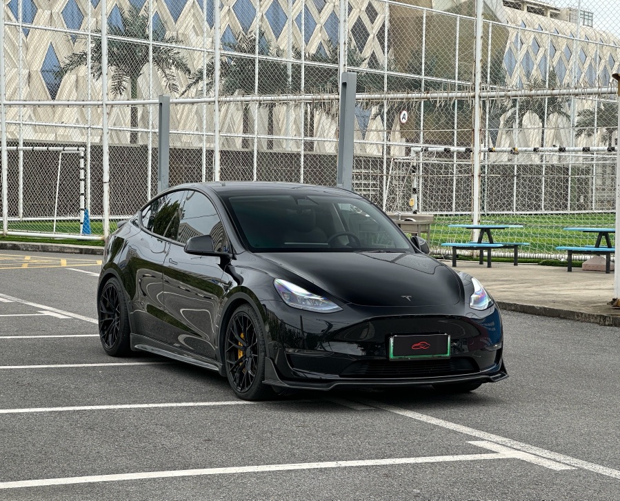Tesla Model Y 2023 car image #3