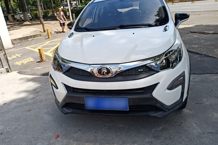 BYD Yuan 2018 #3 BYD Yuan 2018 car image #3