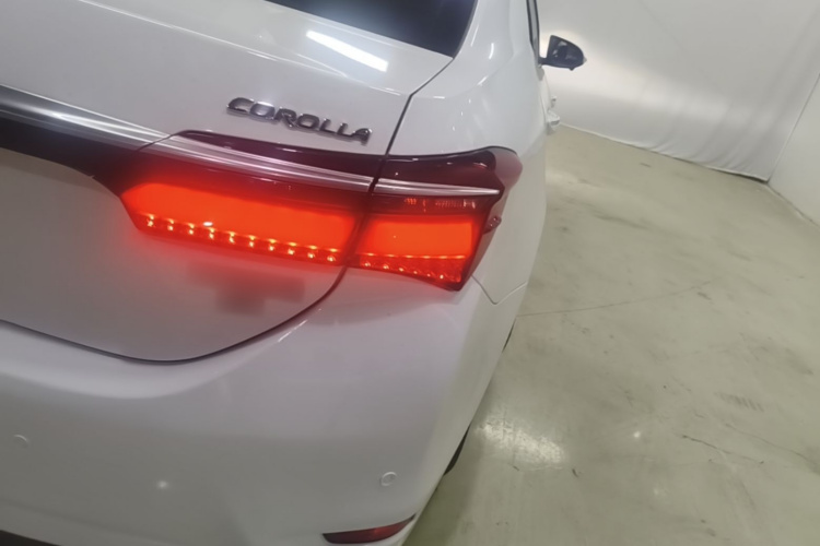 Toyota Corolla 2018 #8 Toyota Corolla 2018 car image #8