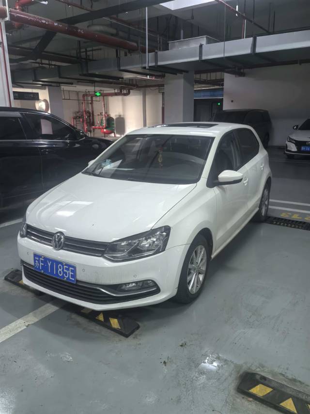 Volkswagen Polo 2016 Volkswagen Polo 2016 car image