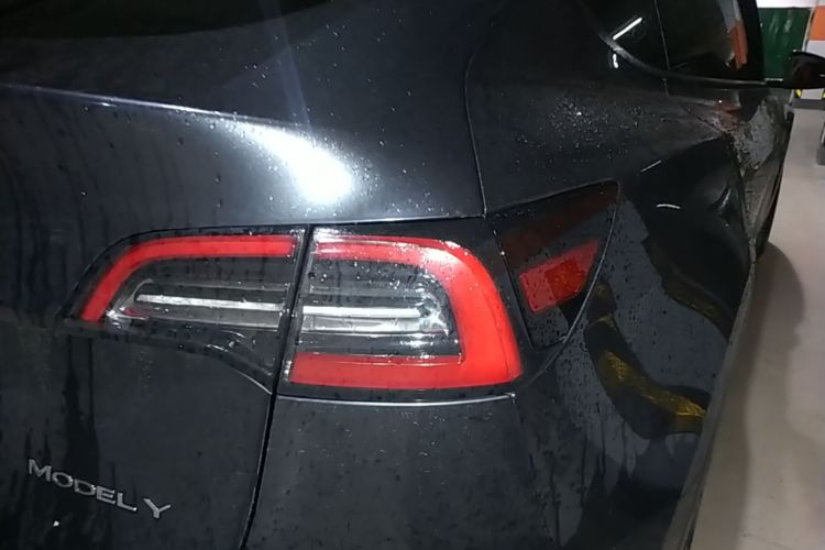 Tesla Model Y 2024 #8 Tesla Model Y 2024 car image #8