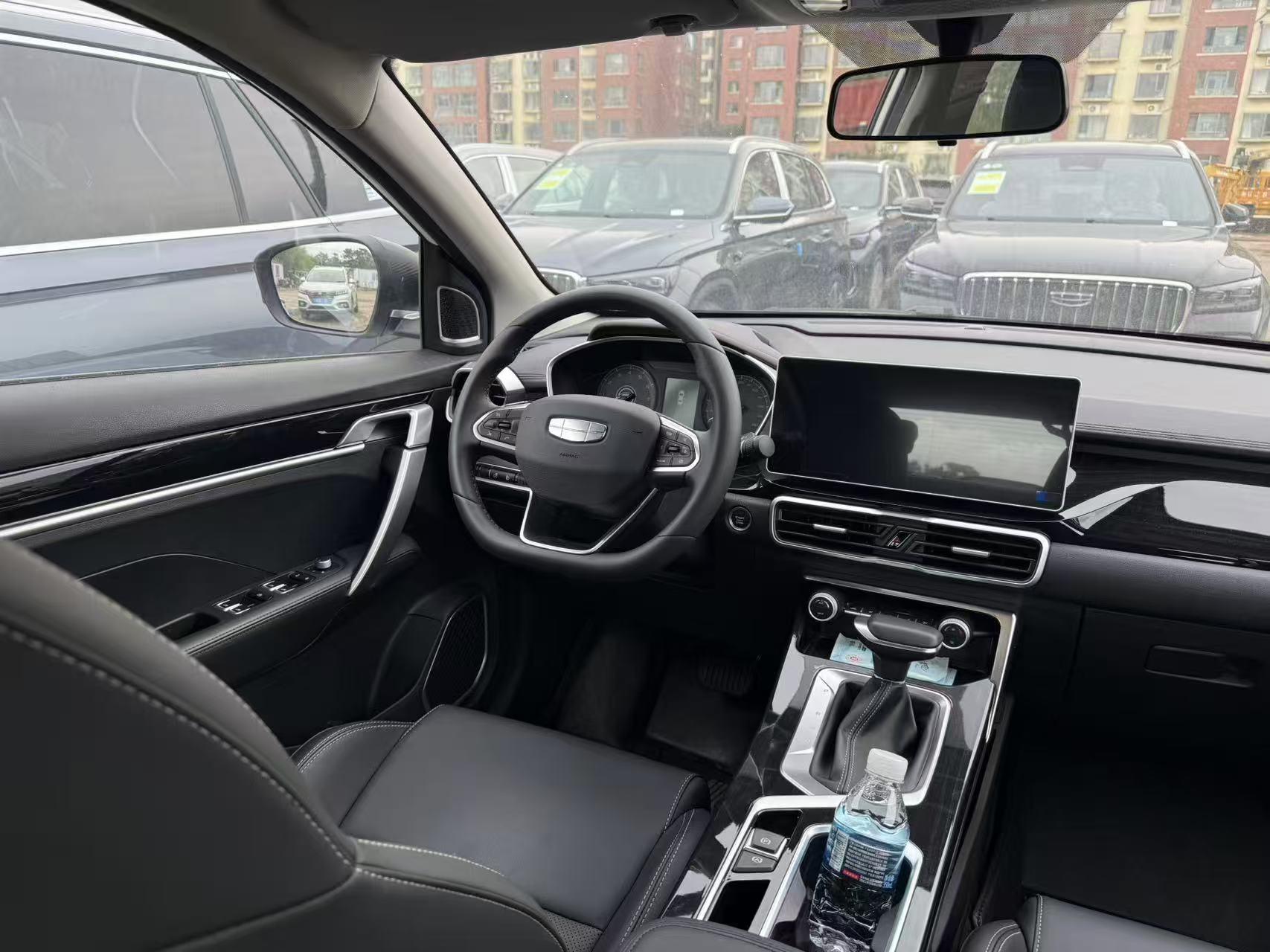 GEELY Coolray 2025 immagine di auto #3
