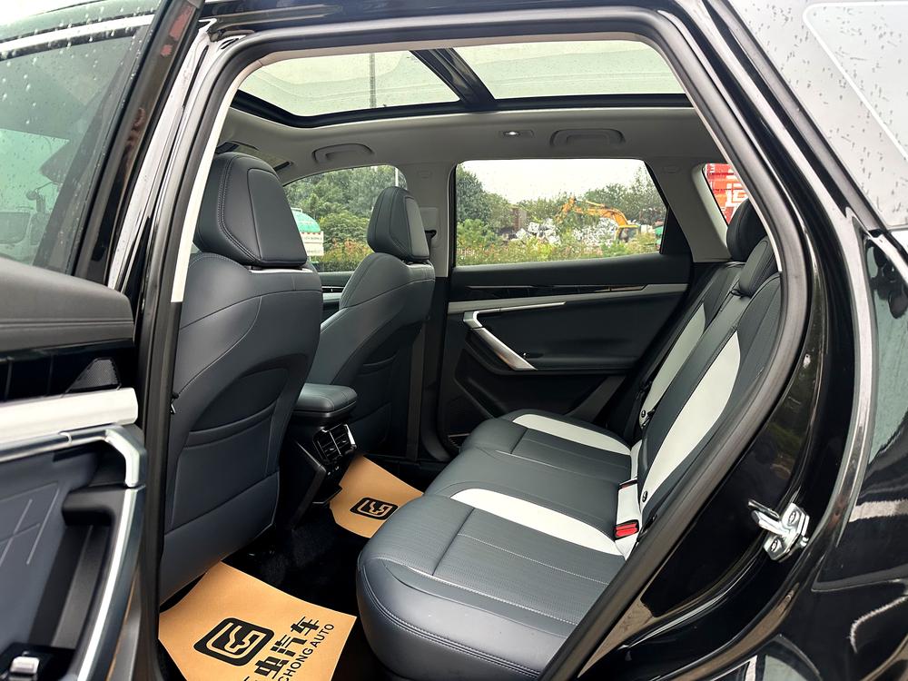 GEELY Boyue L 2024 car image #13
