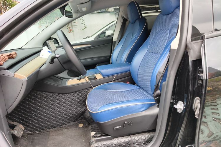 Tesla Model Y 2023 car image #17