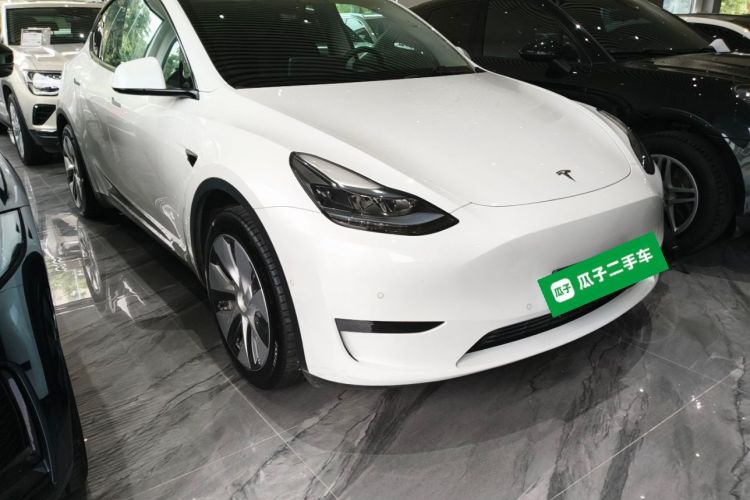 Tesla Model Y 2023 car image #4
