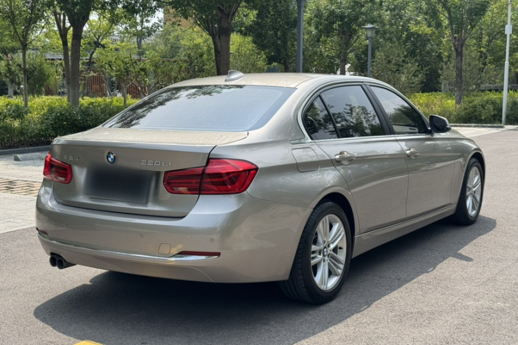 BMW 3 Series 2017 car image #6