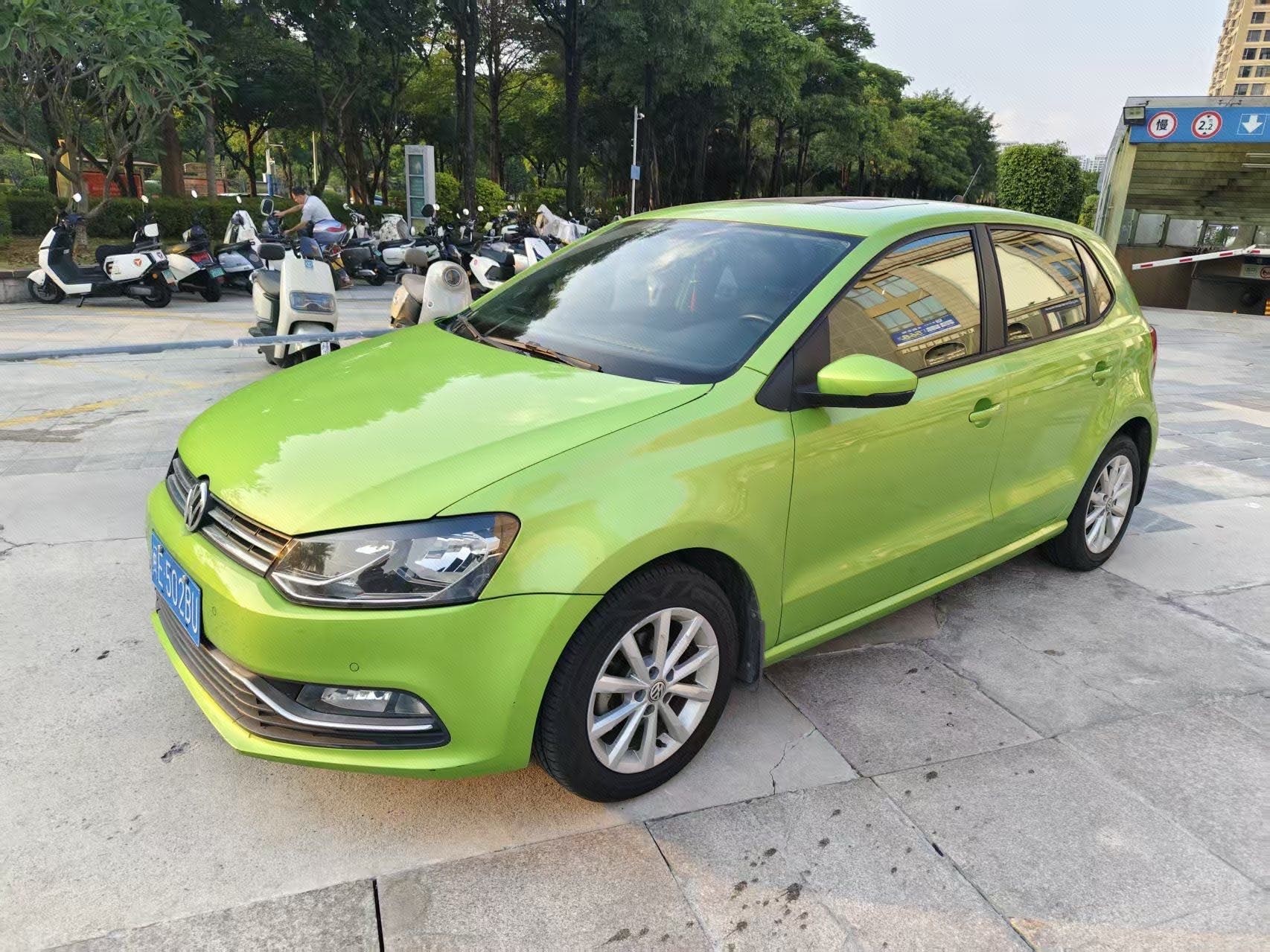 Volkswagen Polo 2016 car image 