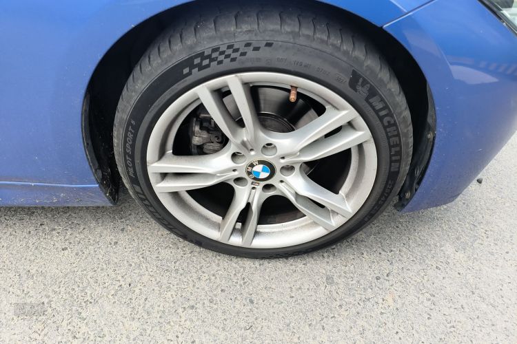 BMW 3 Series 2019 #9 BMW 3 Series 2019 car image #9
