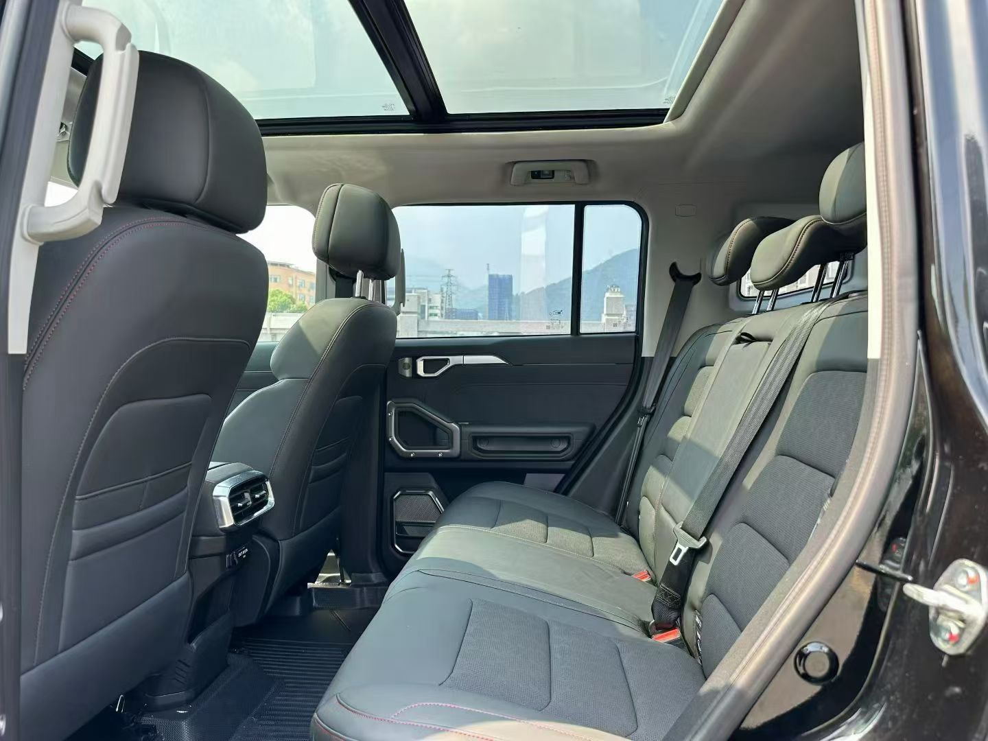 Jetour Traveller 2024 car image #6