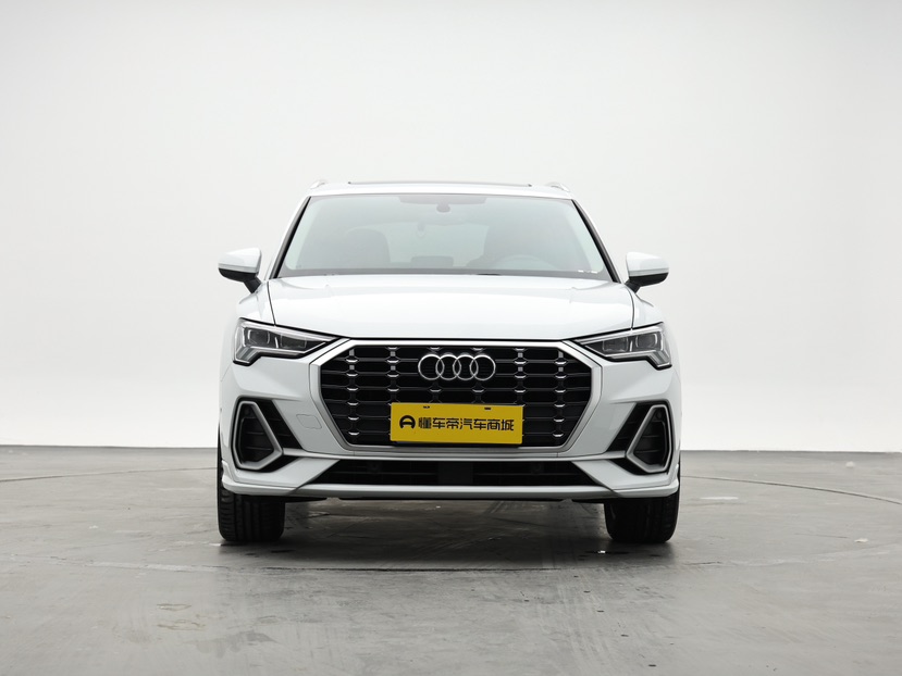 Audi Q3 2022 car image #2