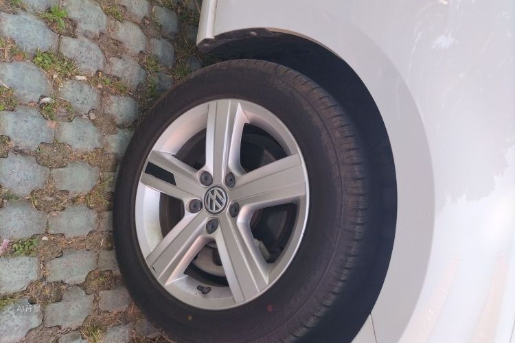 Volkswagen Golf 2017 car image #9