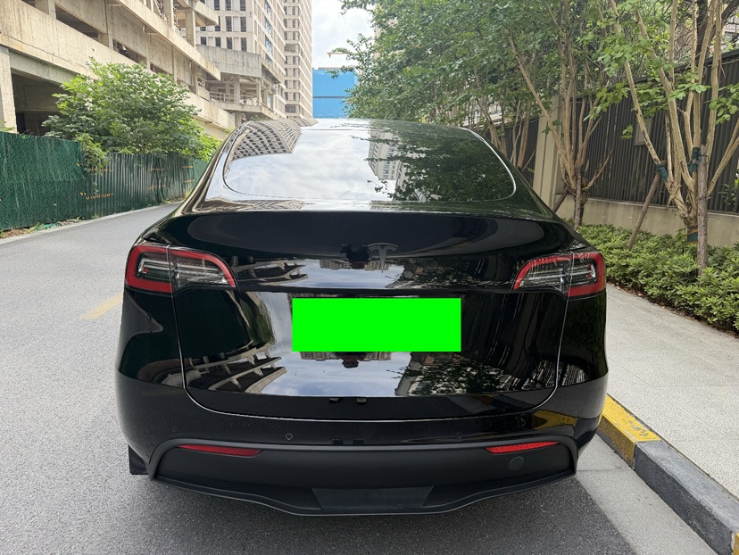 Tesla Model Y 2022 car image #6