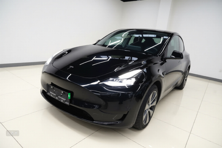 Tesla Model Y 2022 #2 Tesla Model Y 2022 car image #2
