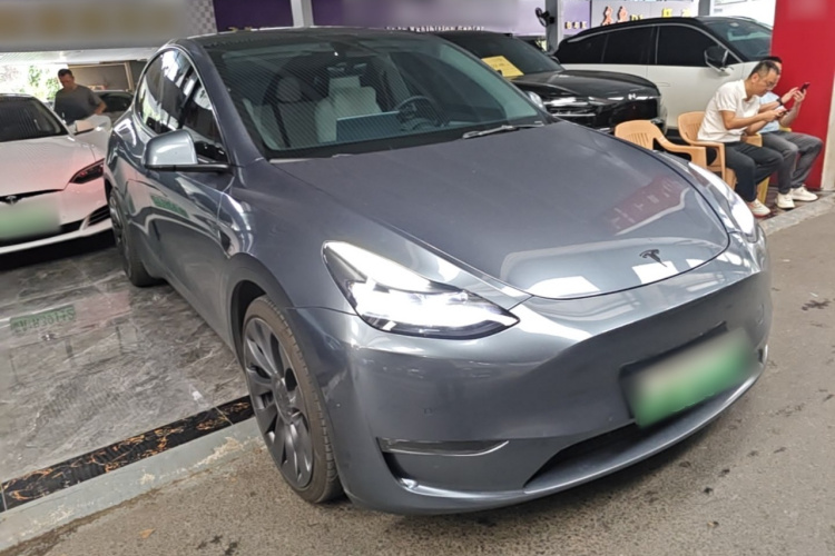 Tesla Model Y 2023 #4 Tesla Model Y 2023 car image #4