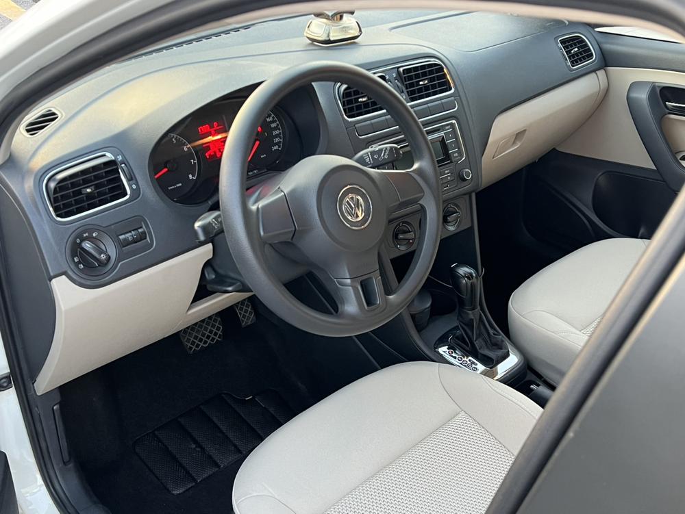 Volkswagen Polo 2013 car image #9