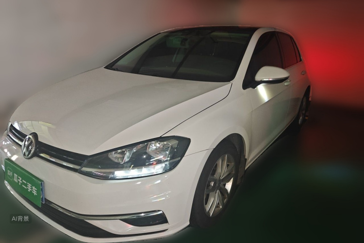 Volkswagen Golf 2019 car image #2