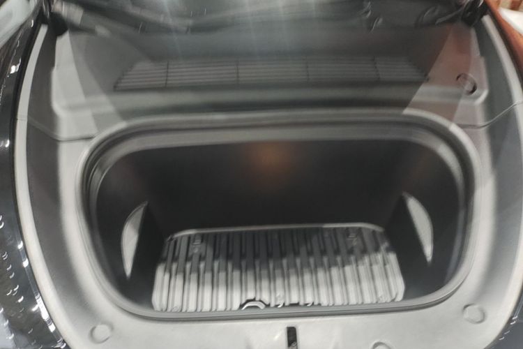 Tesla Model Y 2023 #20 Tesla Model Y 2023 car image #20