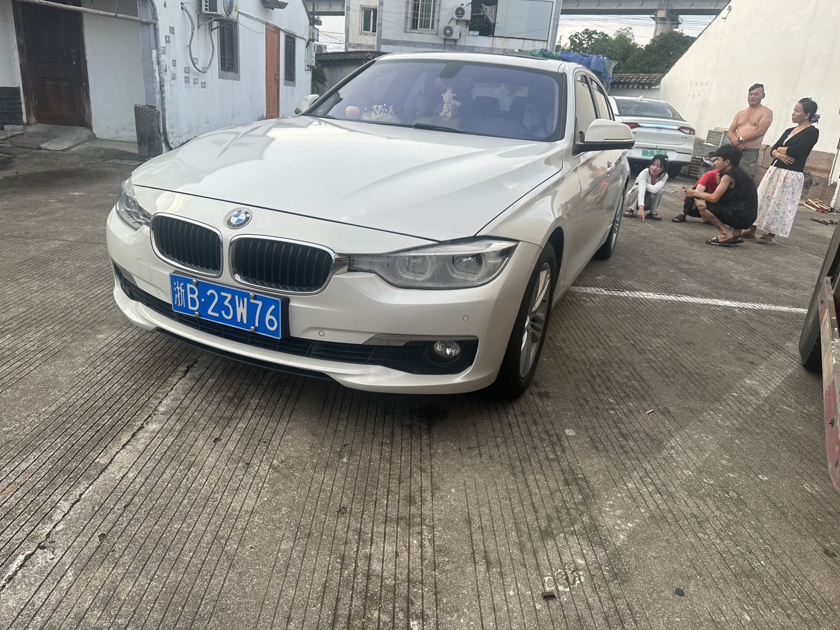 BMW 3 Series 2017 BMW 3 Series 2017 car image