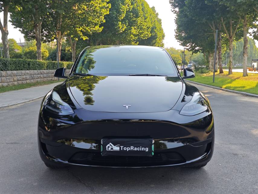 Tesla Model Y 2023 #2 Tesla Model Y 2023 car image #2