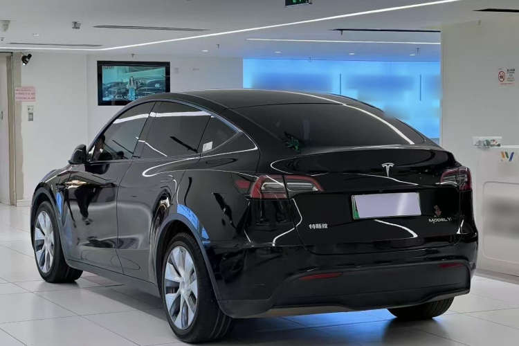 Tesla Model Y 2021 #4 Tesla Model Y 2021 car image #4