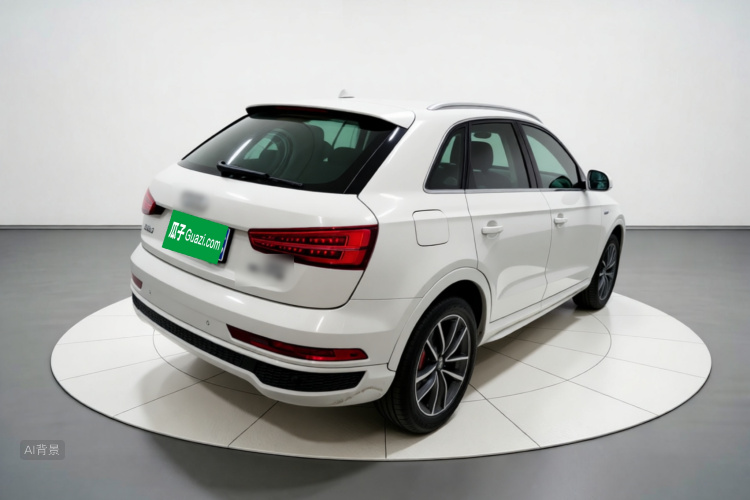 Audi Q3 2019 car image #7