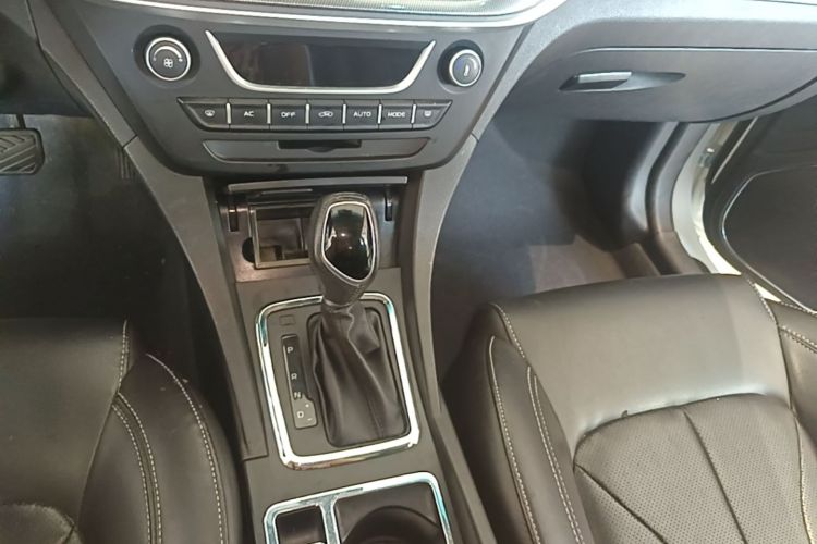 GEELY Emgrand 2017 #14 GEELY Emgrand 2017 car image #14